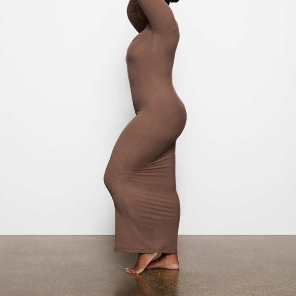 1. NWT SKIMS SOFT LOUNGE LONG SLEEVE DRESS IN OXIDE SIZE SMALL - Picture 3 of 8